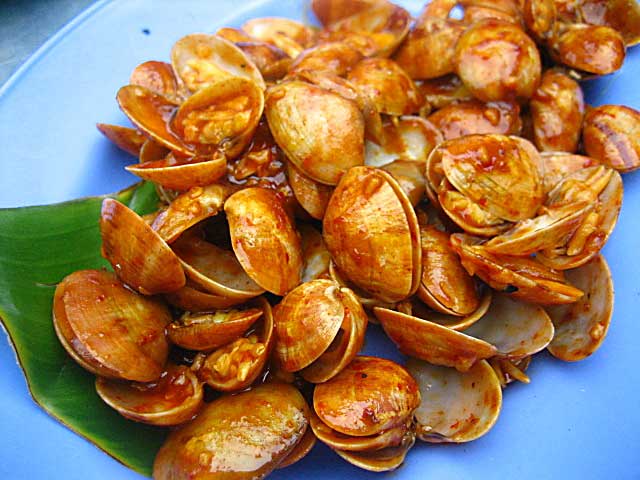 Grilled Clams with Curry Paste