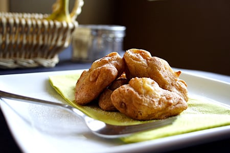 Kuih Kodok (Malaysian-style Fried Banana Snack)
