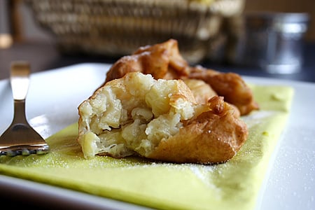 Kuih Kodok (Malaysian-style Fried Banana Snack)