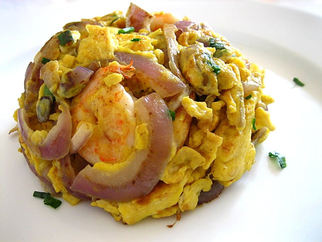 Rasa Malaysia Omelet/Stir-fried Eggs with Red Onions and Shrimp