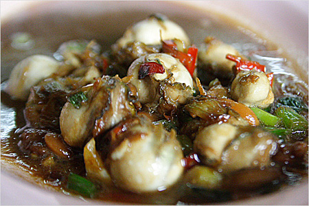 Stir-fried Oysters with Bean Paste (Taucheo)